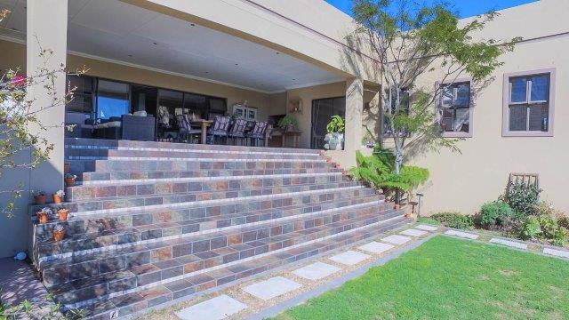 4 Bedroom Property for Sale in Myburgh Park Western Cape